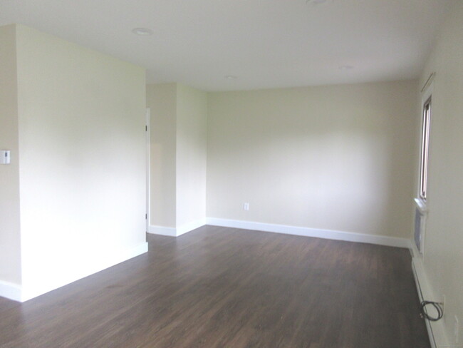 6 Cedarbrook Rd in Brookfield, CT - Building Photo - Building Photo