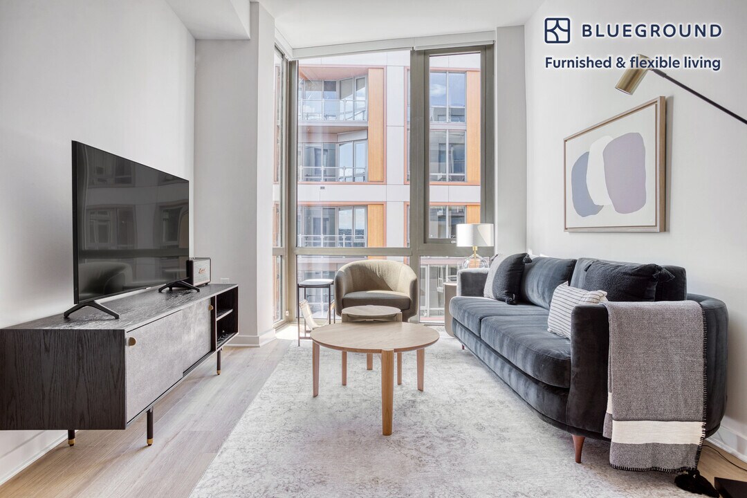 2121 1st St in Washington, DC - Foto de edificio