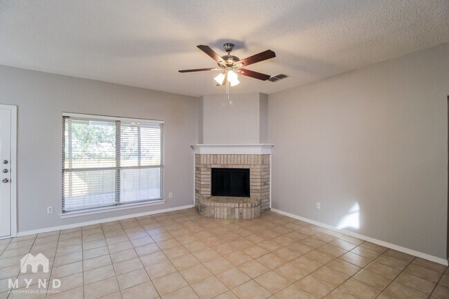 8005 Berkshire Dr in Fort Worth, TX - Building Photo - Building Photo