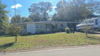 4255 Abbott Ave in Titusville, FL - Building Photo