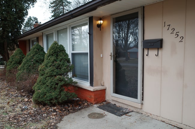 17252 Sunnybrook Dr in Southfield, MI - Building Photo - Building Photo