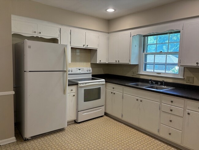 property at 4317 S Canterbury Pl