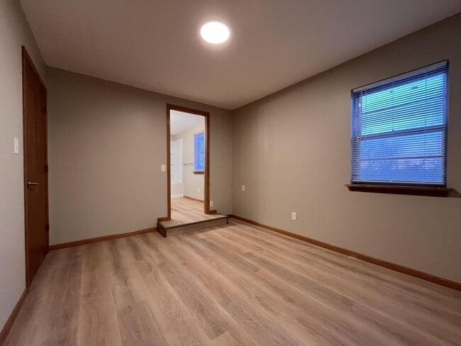 7 N Severance St in Hutchinson, KS - Building Photo - Building Photo