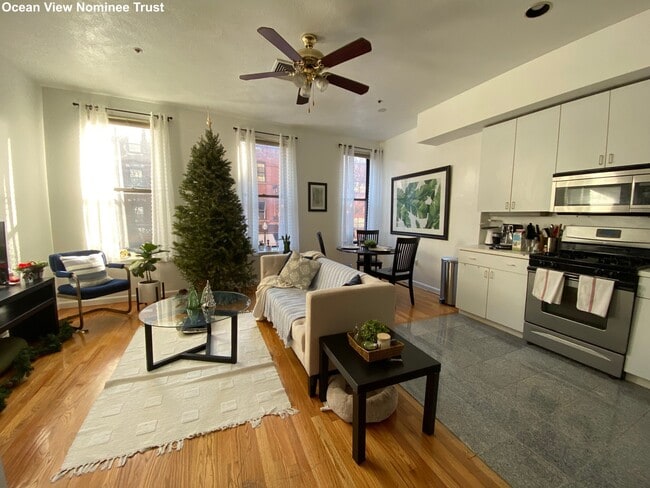 240 Hanover St, Unit 1 in Boston, MA - Building Photo - Building Photo