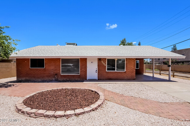 property at 2722 W Tuckey Ln