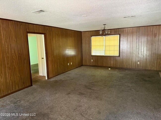 1009 Michelle Dr in Gulfport, MS - Building Photo - Building Photo