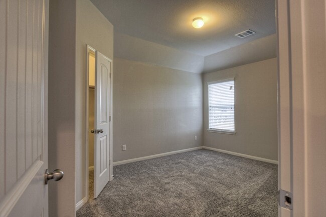 9517 Yellow Rose Dr in Texas City, TX - Building Photo - Building Photo