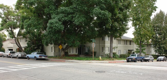 620 Park Ave in South Pasadena, CA - Foto de edificio - Building Photo