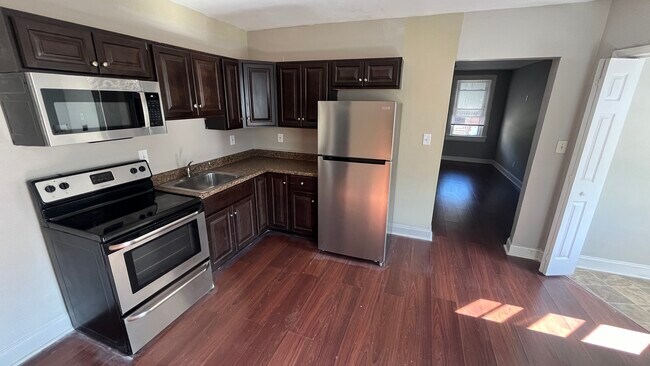 3160 Lyndale Ave in Baltimore, MD - Building Photo - Building Photo