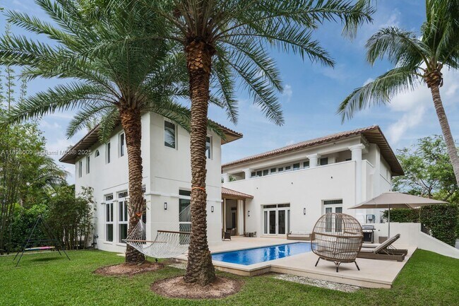 112 Paloma Dr in Coral Gables, FL - Building Photo - Building Photo
