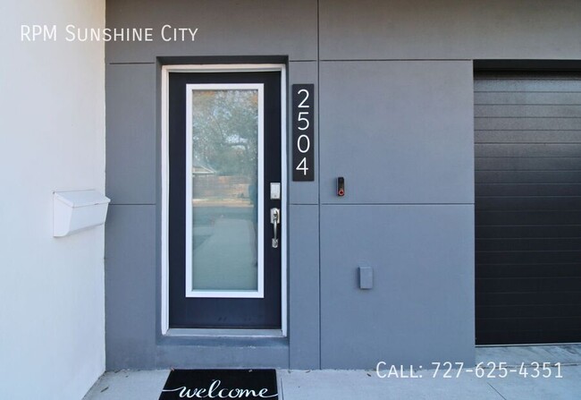 2504 N Highland Ave in Tampa, FL - Building Photo - Building Photo