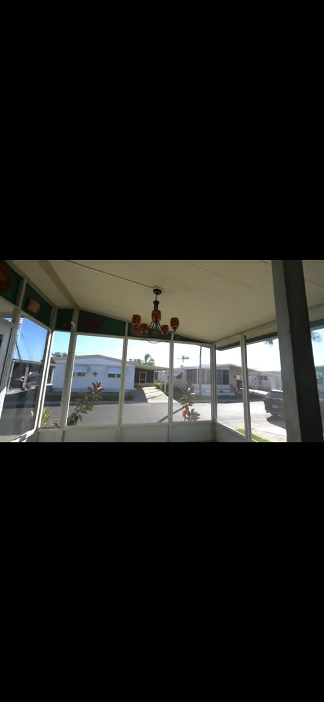 6700 150th Ave N in Clearwater, FL - Foto de edificio - Building Photo