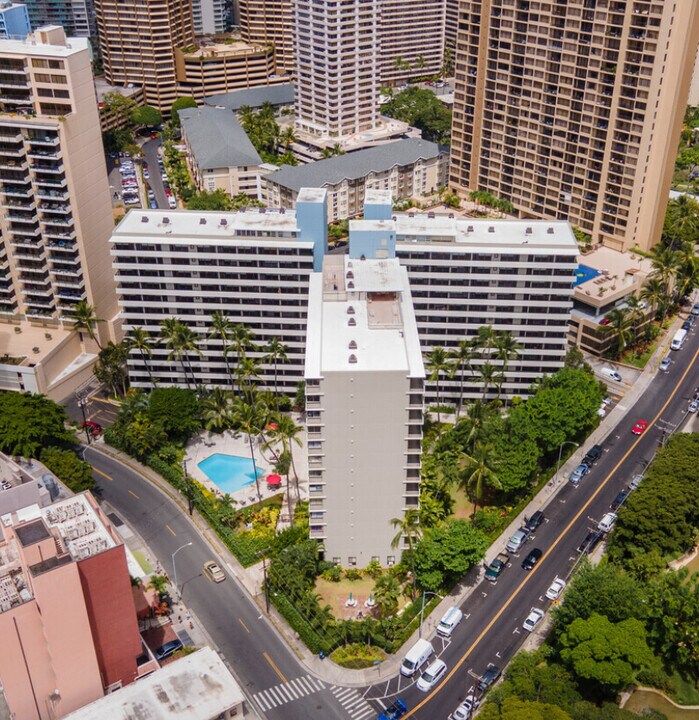 425 Ena Rd in Honolulu, HI - Building Photo