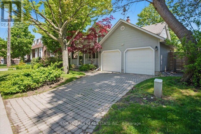 81 Chisholm St in Oakville, ON - Building Photo - Building Photo