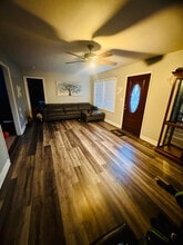 140 Woodland Rd in Hampton, VA - Foto de edificio - Building Photo