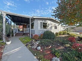 85679 Hampstead Ln in Eugene, OR - Building Photo