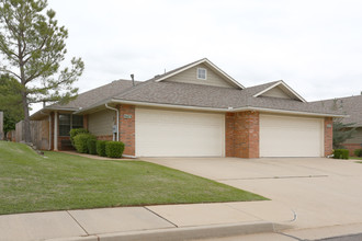 Mill Valley Equities in Edmond, OK - Foto de edificio - Building Photo