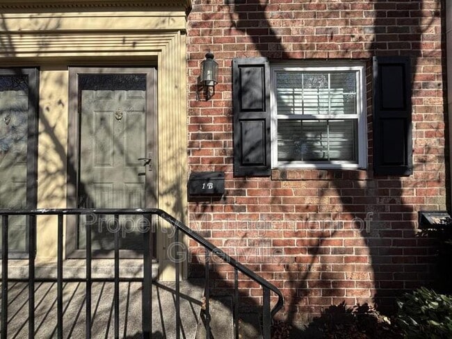 property at 2530 E North St