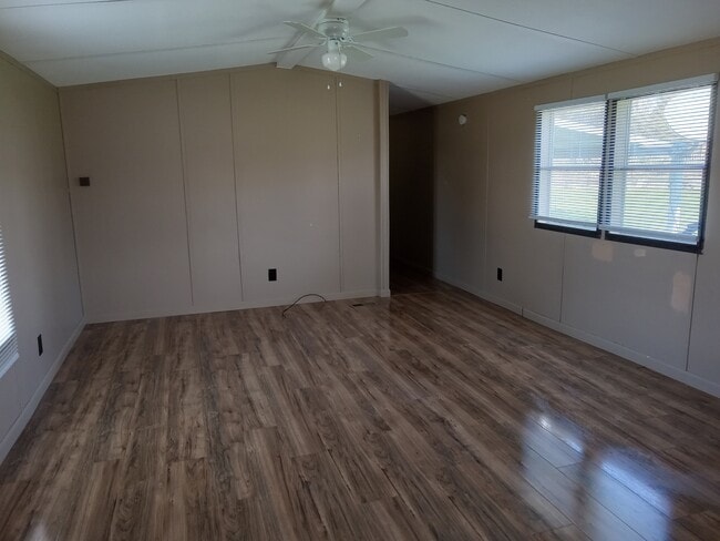 3677 S Pere Marquette Hwy in Ludington, MI - Building Photo - Building Photo