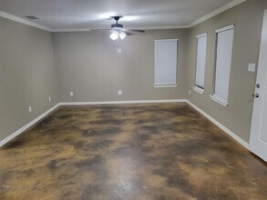 18060 County Road 1100, Unit 3 in Flint, TX - Foto de edificio - Building Photo