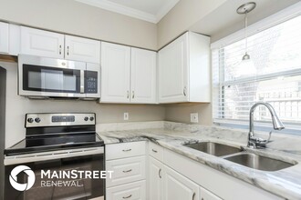 240 Twin Lake Dr in Belleair Bluffs, FL - Building Photo - Building Photo