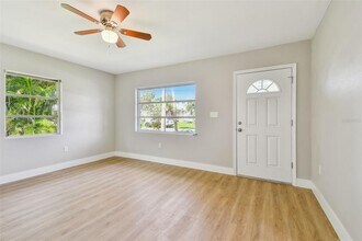 951 Lantana Ave in Clearwater, FL - Building Photo - Building Photo