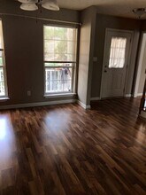 211 Glendevon Way in Columbia, SC - Foto de edificio - Building Photo