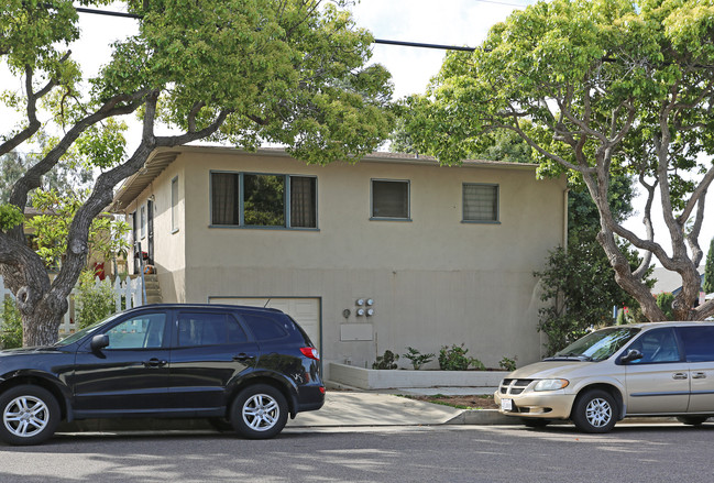 Triplex & 2 Cottages in Oceanside, CA - Building Photo - Building Photo