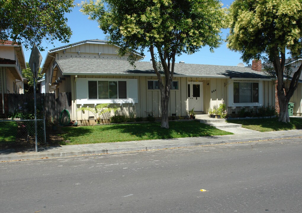 864 Bing Dr in Santa Clara, CA - Building Photo