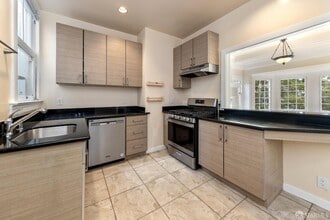 376 Frederick St in San Francisco, CA - Building Photo - Building Photo