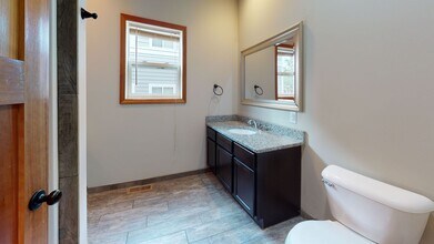 1018 16th Ave SE in Minneapolis, MN - Building Photo - Building Photo