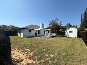 625 Main St in Roanoke, TX - Building Photo - Building Photo