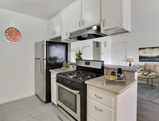3585 Centinela