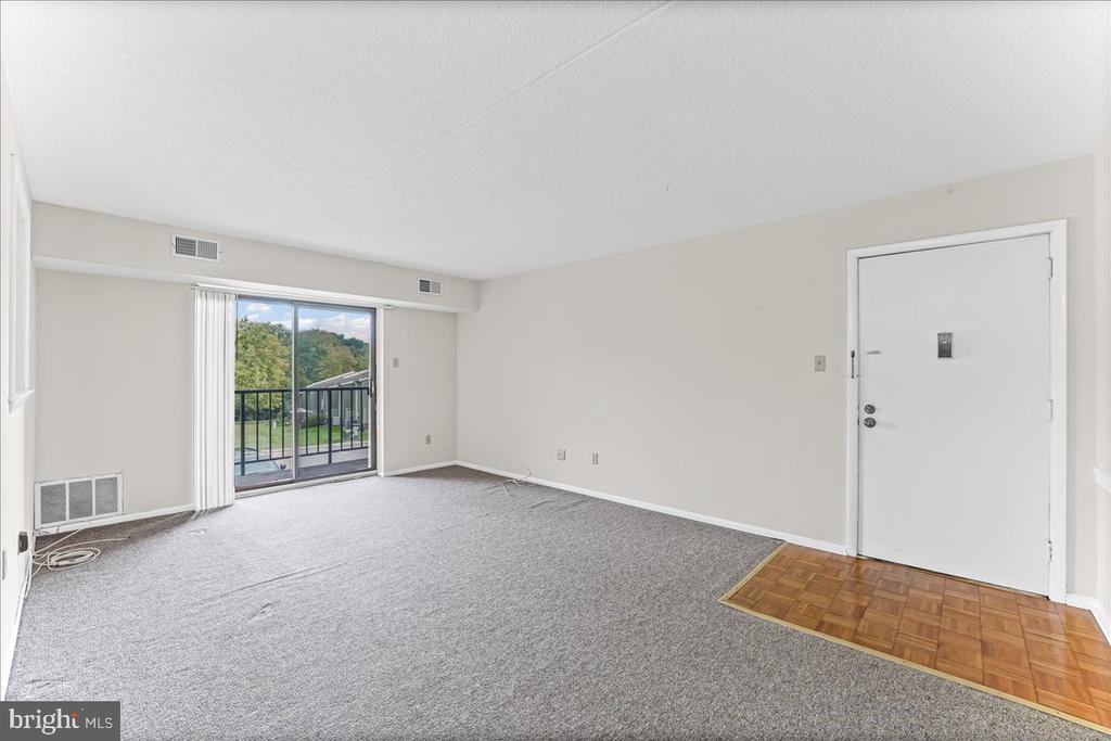 510 Valley Dr in West Chester, PA - Building Photo