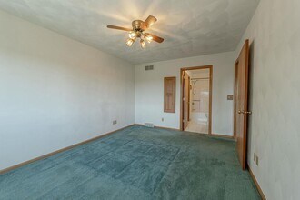 100 Grossenbacher Ln in New Glarus, WI - Foto de edificio - Building Photo