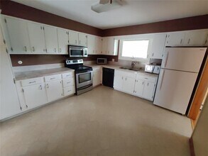 2432 Rhonda Dr in Vestal, NY - Building Photo - Building Photo