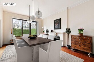 127 E 69th St in New York, NY - Building Photo - Building Photo