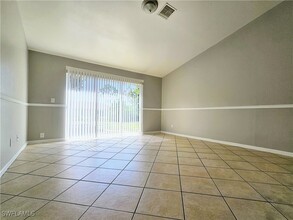 230 Hightower Ave S in Lehigh Acres, FL - Foto de edificio - Building Photo