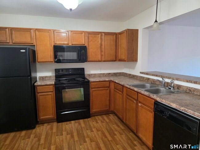 148 Mathewson St in Griswold, CT - Building Photo - Building Photo