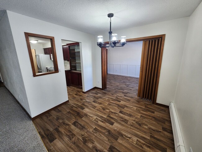 2710 Dale St N in Roseville, MN - Building Photo - Building Photo