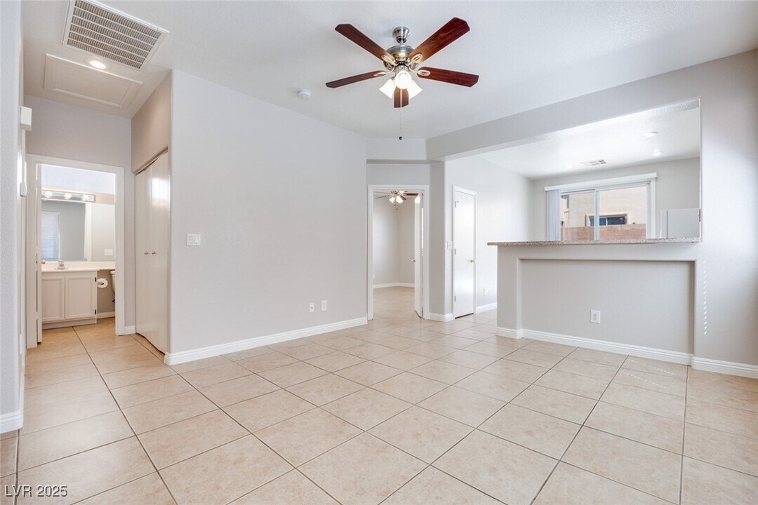 11020 Napa Ridge Dr in Las Vegas, NV - Building Photo