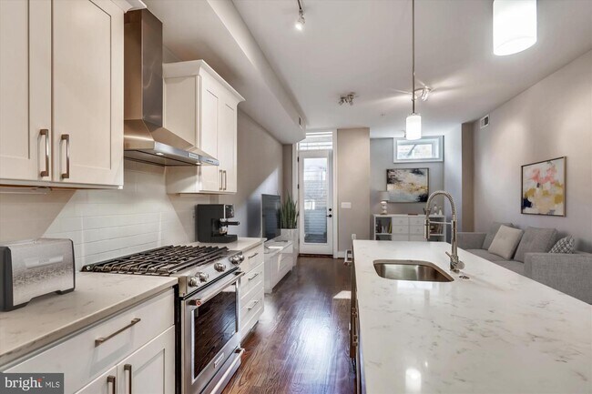 4126 8th St NW-Unit -1 in Washington, DC - Building Photo - Building Photo