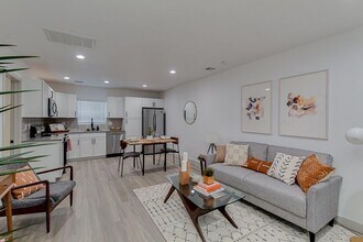 Seven Palms in Scottsdale, AZ - Building Photo - Building Photo