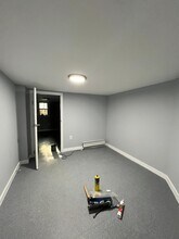 9 Saint Pauls Ave, Unit B2 in Jersey City, NJ - Building Photo - Building Photo