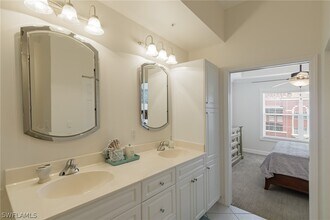 410 Bayfront Pl in Naples, FL - Building Photo - Building Photo