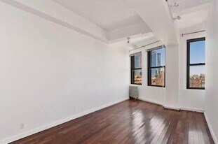 315 7th Ave in New York, NY - Building Photo