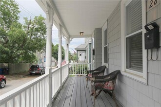 28 Mc Allister St-Unit -1 in Newport, RI - Foto de edificio - Building Photo