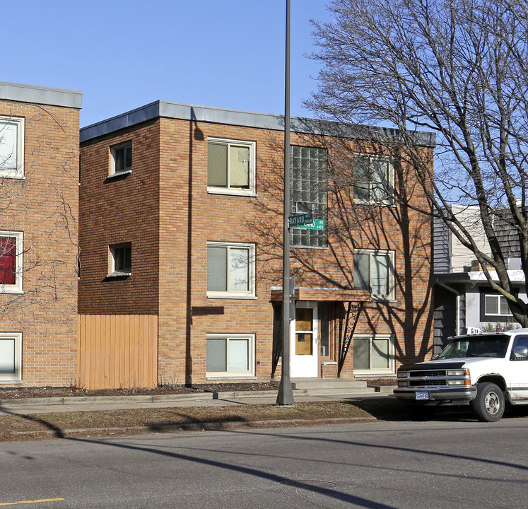 643 Cleveland Ave S in St. Paul, MN - Building Photo