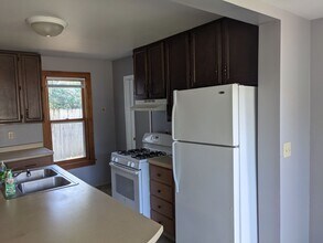 1823 16th St S-Unit -1825 in La crosse, WI - Building Photo - Building Photo