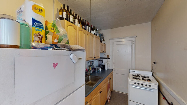251 Kelton St, Unit 10